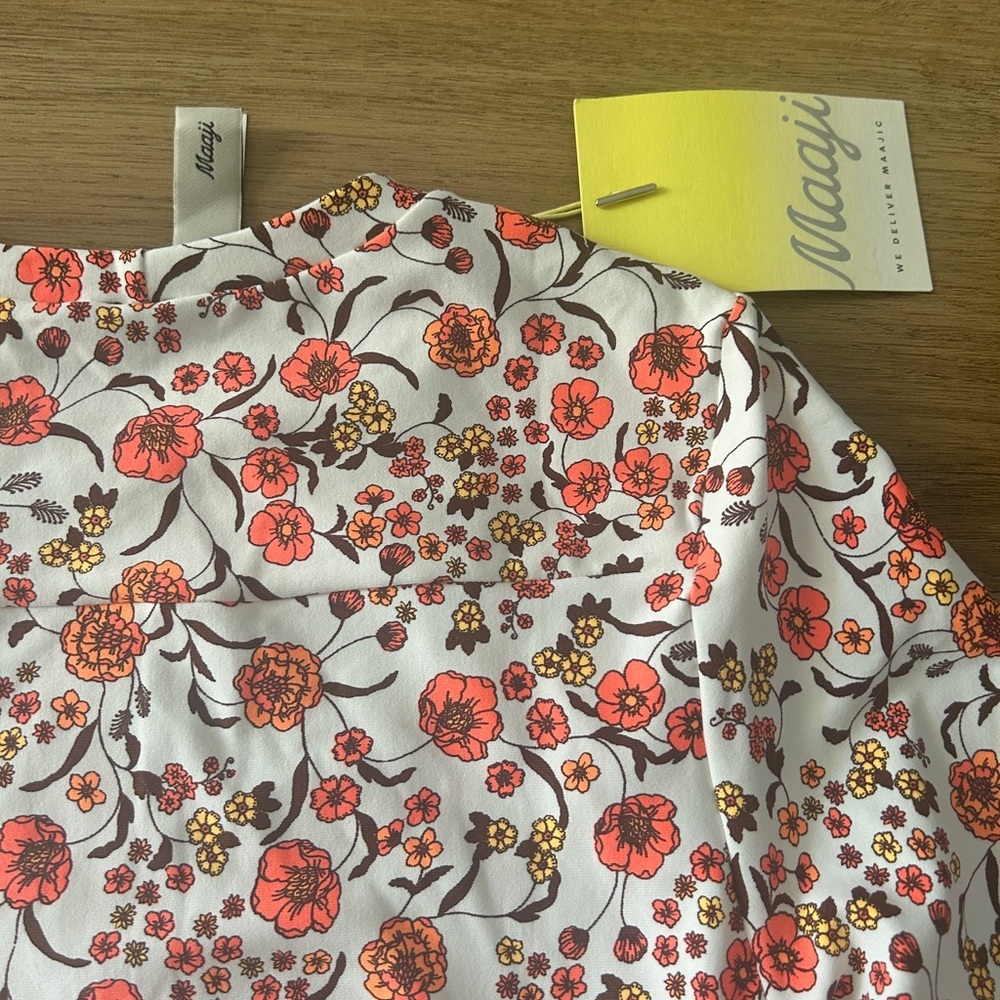 Maaji Floral Long Sleeve Rash Guard – Women’s Size M – NWT - Picture 8 of 8
